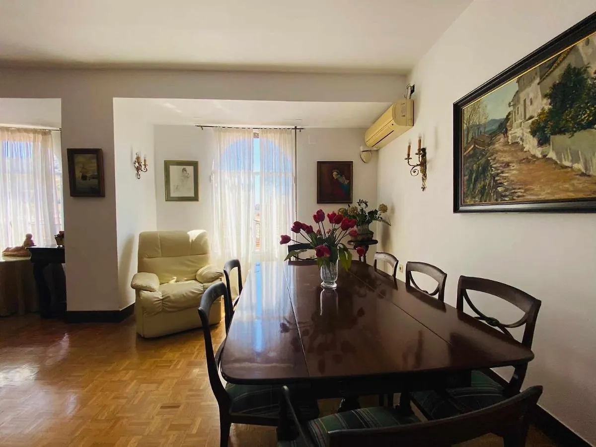 AFLIGIDOS - Apartamento señorial con vistas a la Alcazaba Apartamento Málaga 0*,  España