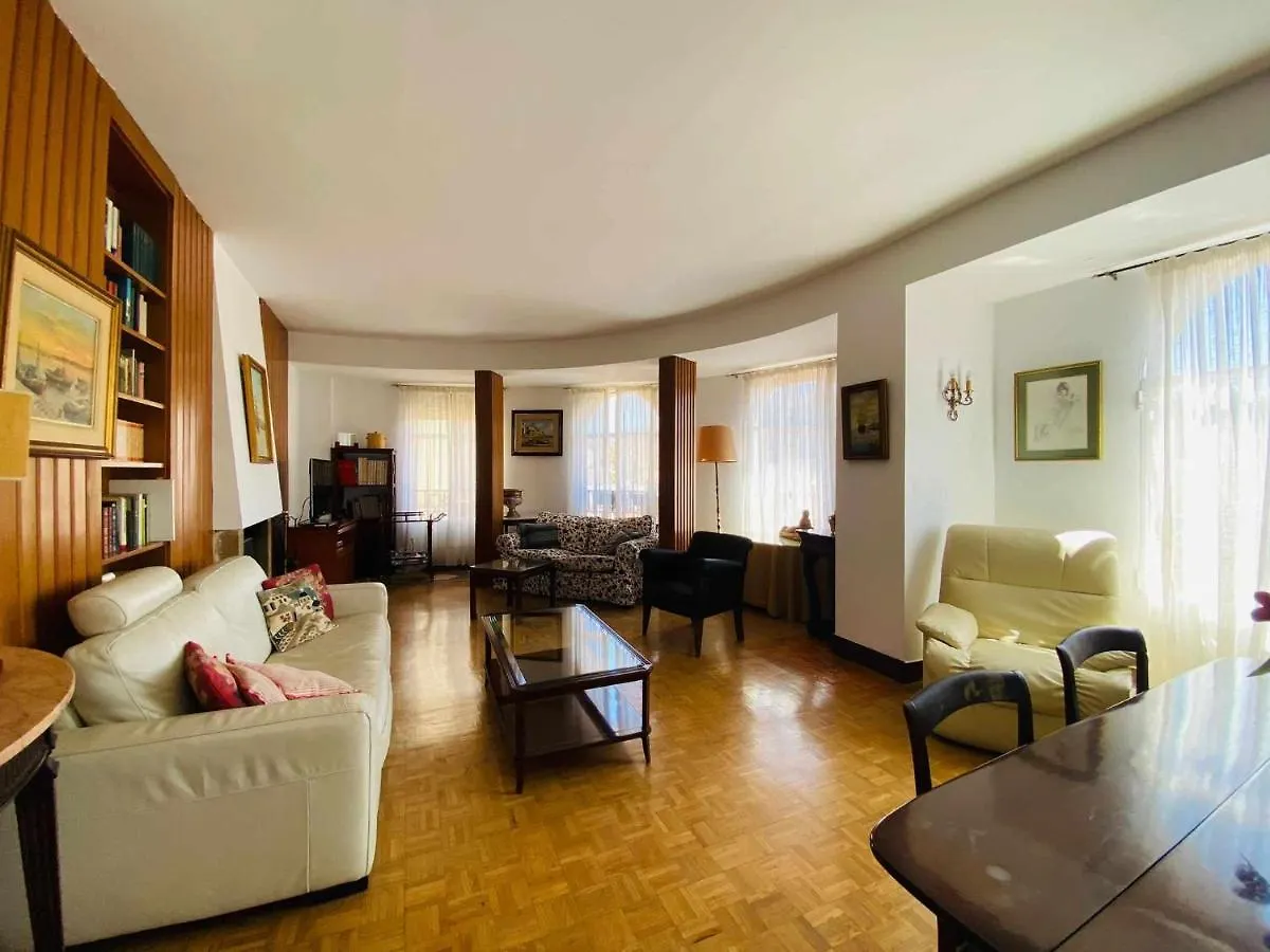 AFLIGIDOS - Apartamento señorial con vistas a la Alcazaba Apartamento Málaga 0*,